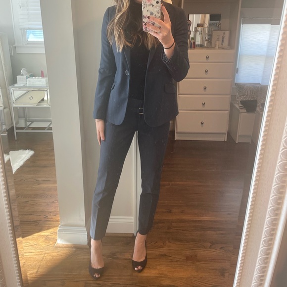 Kenneth Cole petite ankle length suit pants - size 4P. Part of a full suit - Picture 4 of 7